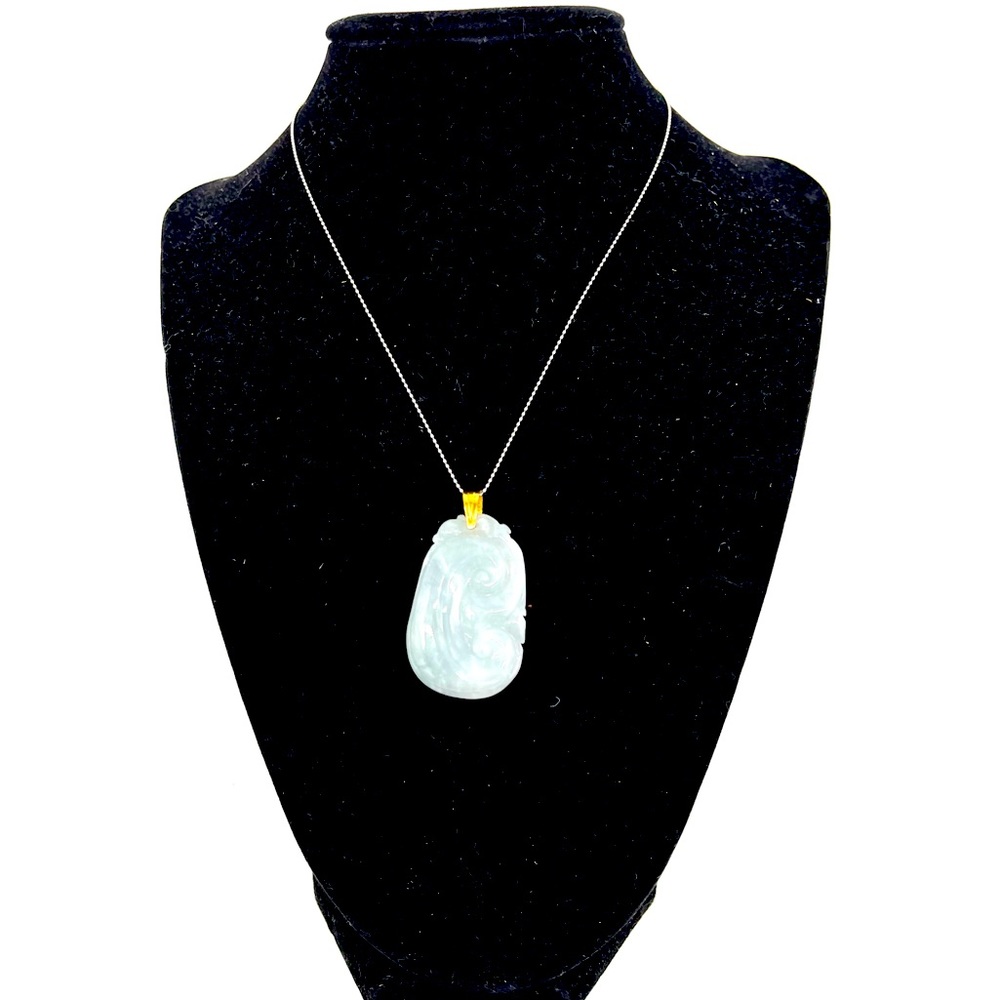 14k Lucky Jade Pendant with Ruyi Design